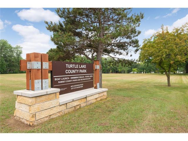 5558 Chatsworth Street N, Shoreview, MN 55126