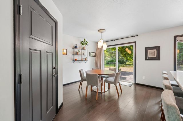 5558 Chatsworth Street N, Shoreview, MN 55126