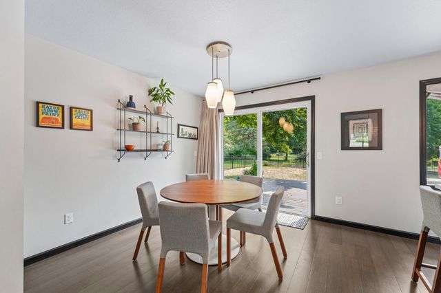 5558 Chatsworth Street N, Shoreview, MN 55126
