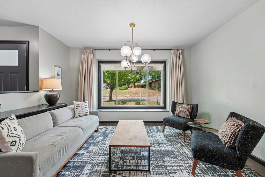 5558 Chatsworth Street N, Shoreview, MN 55126 — photo 5