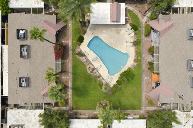 1815 E Tachevah Drive, Palm Springs, CA 92262