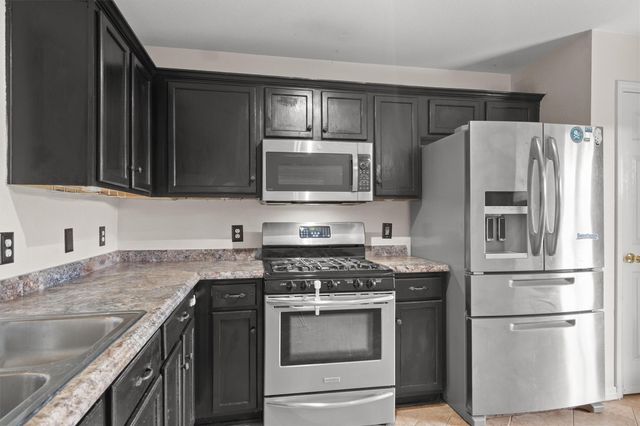 2040 Buckley LN, Round Rock, TX 78664