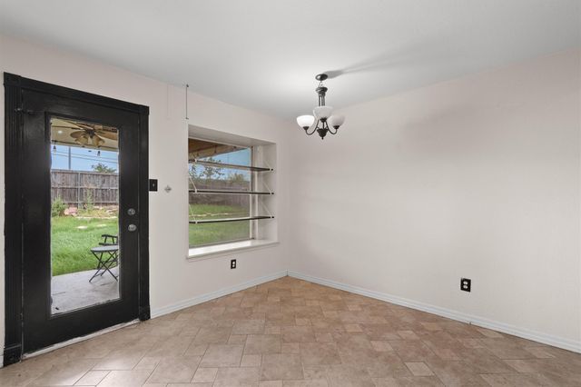 2040 Buckley LN, Round Rock, TX 78664