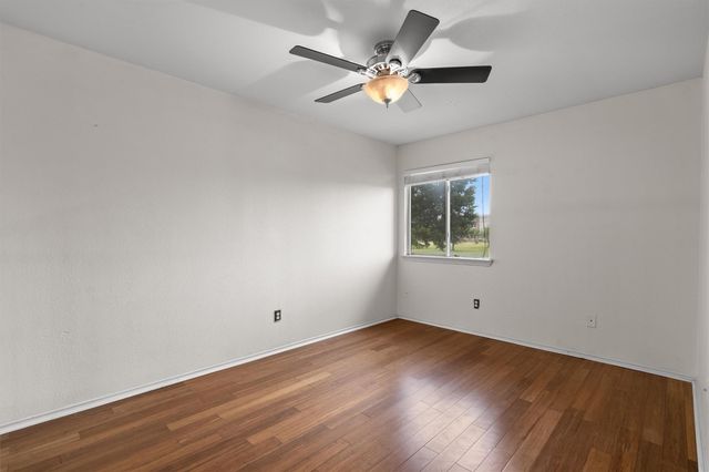 2040 Buckley LN, Round Rock, TX 78664