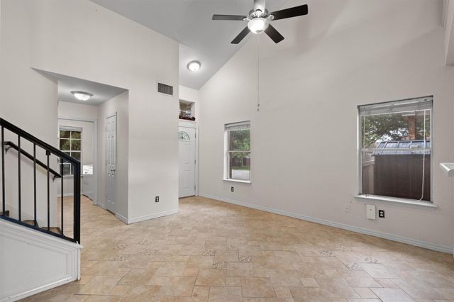2040 Buckley LN, Round Rock, TX 78664