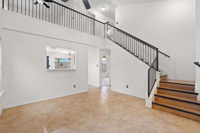 2040 Buckley LN, Round Rock, TX 78664