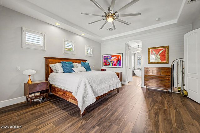 2460 E VAUGHN Avenue, Gilbert, AZ 85234