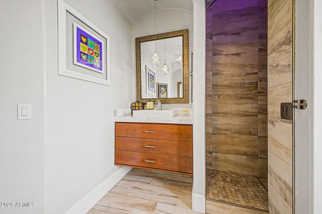 2460 E VAUGHN Avenue, Gilbert, AZ 85234