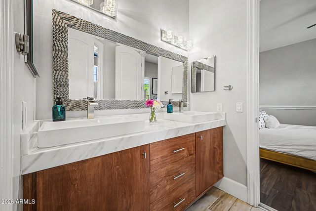 2460 E VAUGHN Avenue, Gilbert, AZ 85234