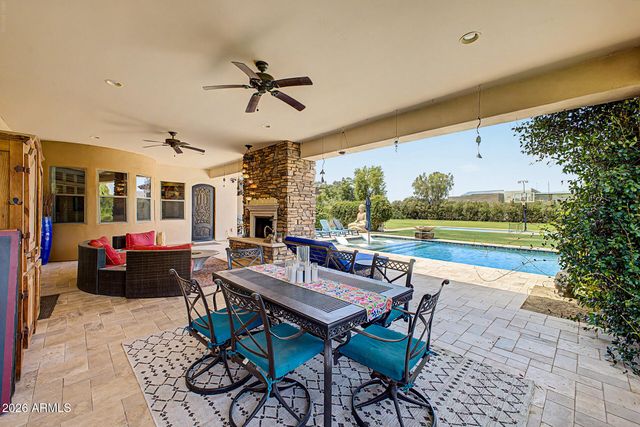 2460 E VAUGHN Avenue, Gilbert, AZ 85234