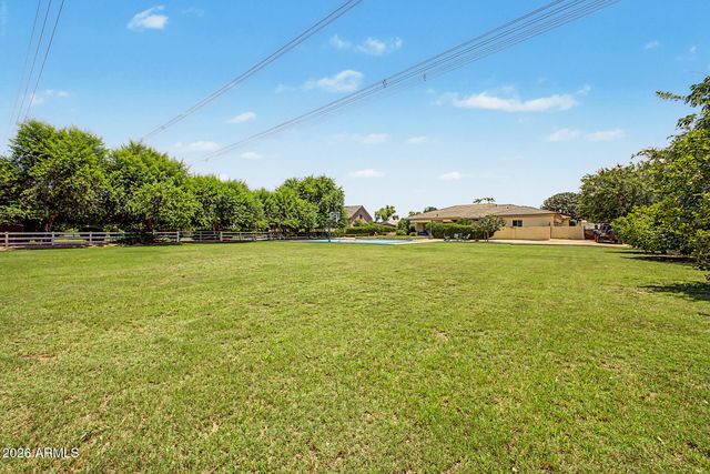 2460 E VAUGHN Avenue, Gilbert, AZ 85234