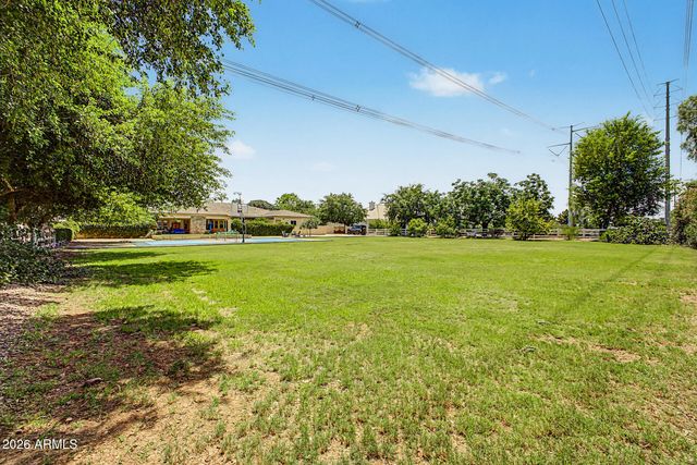 2460 E VAUGHN Avenue, Gilbert, AZ 85234
