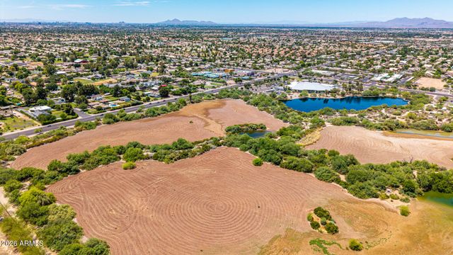 2460 E VAUGHN Avenue, Gilbert, AZ 85234