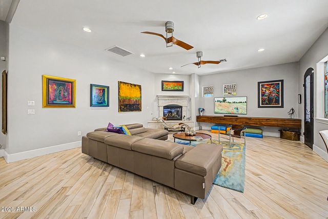 2460 E VAUGHN Avenue, Gilbert, AZ 85234