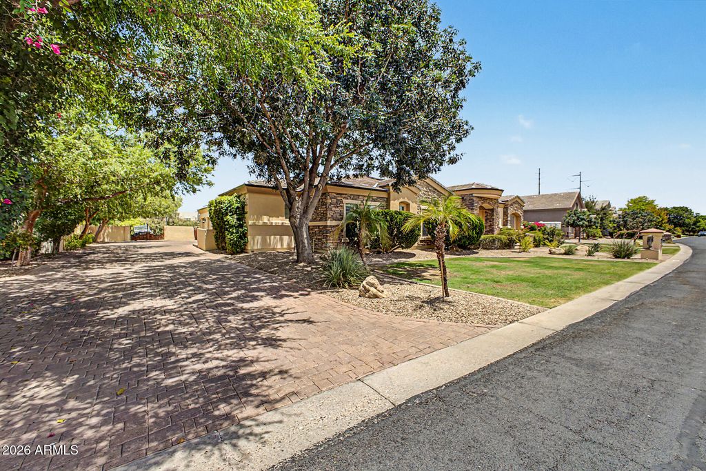 2460 E VAUGHN Avenue, Gilbert, AZ 85234 — photo 2