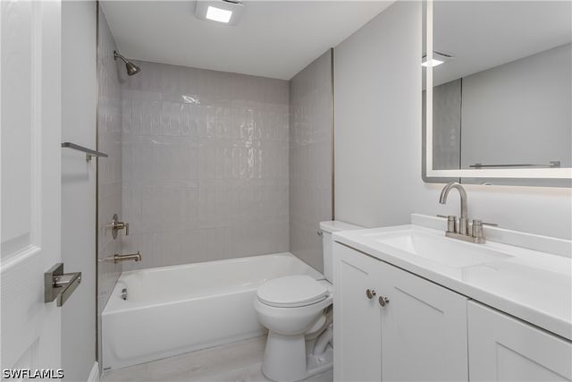 5419 Rattlesnake Hammock RD 107F, Naples, FL 34113