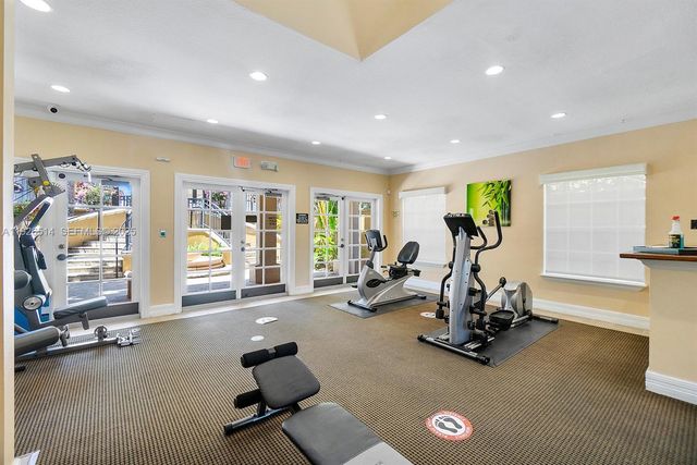 2871 NE 185th St 205, Aventura, FL 33180