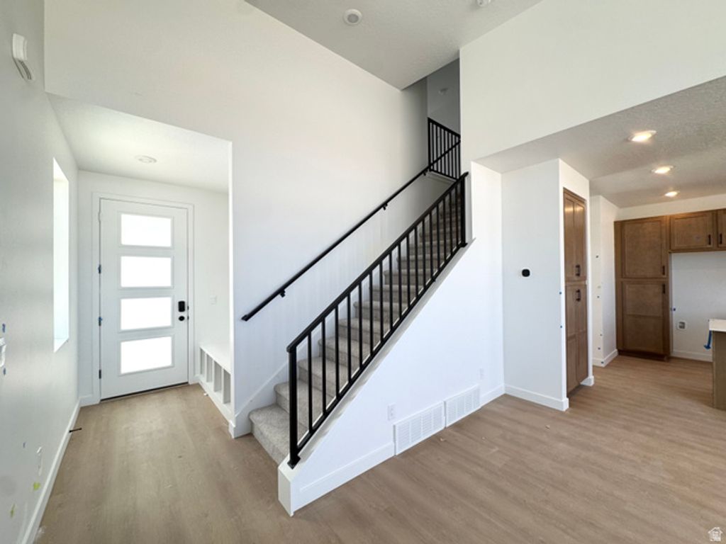 Image 3 of property listing at 3054 SUMMERWOOD DR #807, Eagle Mountain, UT 84005