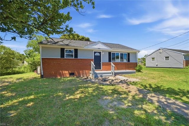 701 Gust LN, Portsmouth, VA 23701