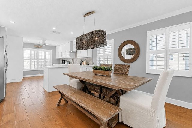 2300 AVENUE B, Bradenton Beach, FL 34217