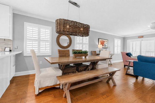 2300 AVENUE B, Bradenton Beach, FL 34217