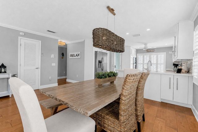 2300 AVENUE B, Bradenton Beach, FL 34217