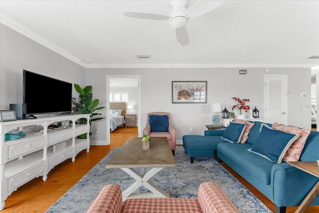2300 AVENUE B, Bradenton Beach, FL 34217