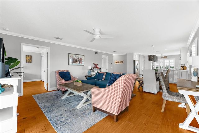 2300 AVENUE B, Bradenton Beach, FL 34217