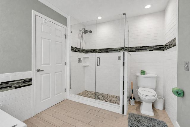 2300 AVENUE B, Bradenton Beach, FL 34217