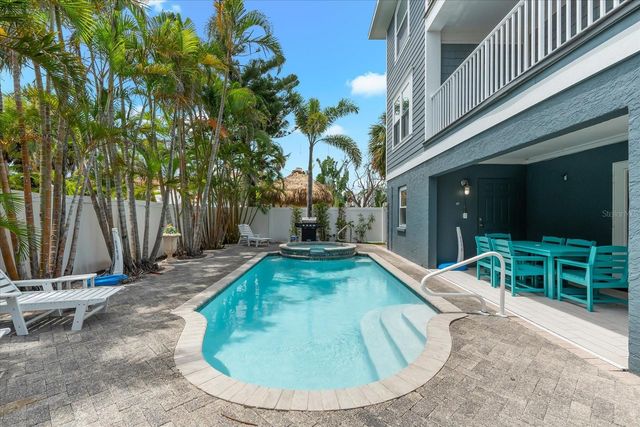 2300 AVENUE B, Bradenton Beach, FL 34217