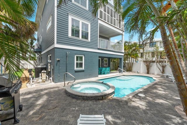 2300 AVENUE B, Bradenton Beach, FL 34217