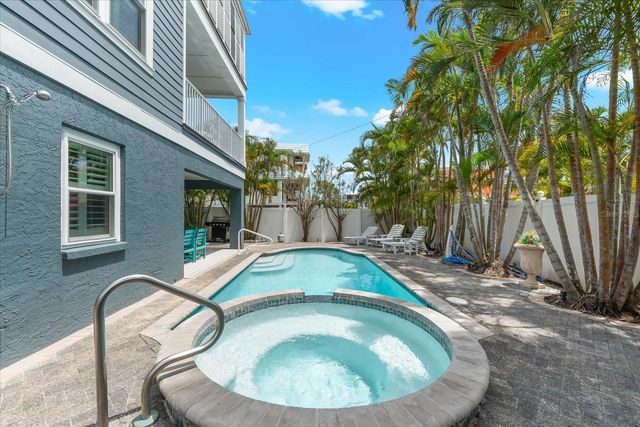 2300 AVENUE B, Bradenton Beach, FL 34217