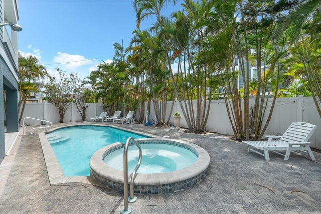 2300 AVENUE B, Bradenton Beach, FL 34217