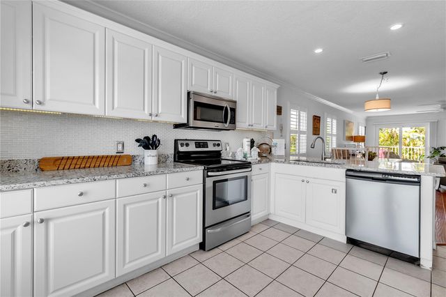 2300 AVENUE B, Bradenton Beach, FL 34217