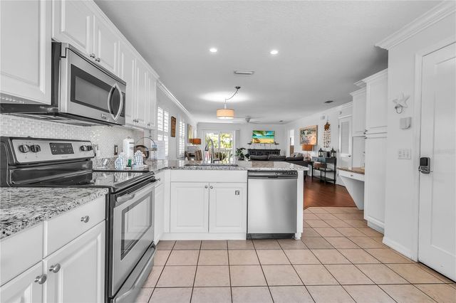 2300 AVENUE B, Bradenton Beach, FL 34217