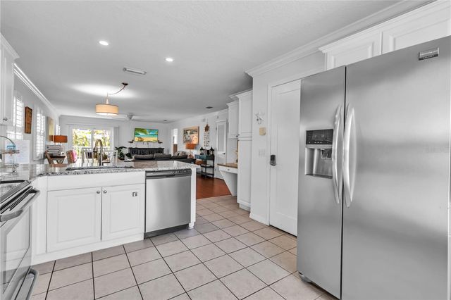 2300 AVENUE B, Bradenton Beach, FL 34217