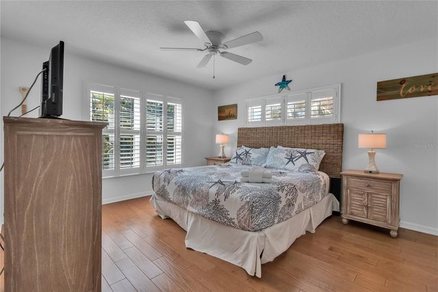 2300 AVENUE B, Bradenton Beach, FL 34217