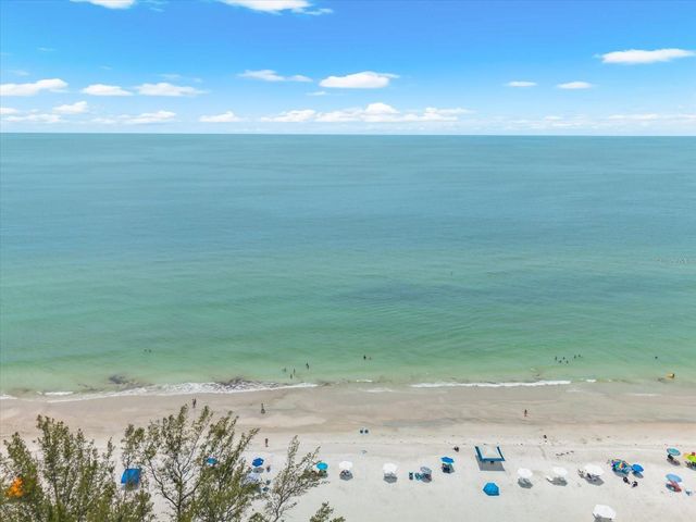 2300 AVENUE B, Bradenton Beach, FL 34217