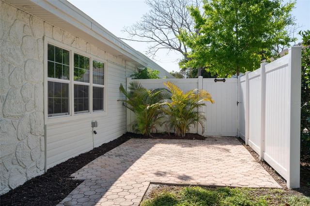 2660 FAIRWAY AVENUE S, St Petersburg, FL 33712