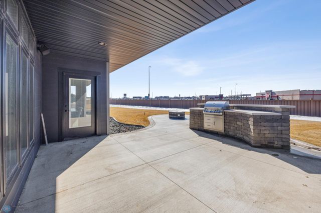 3291 Timber Creek Circle S, Fargo, ND 58104