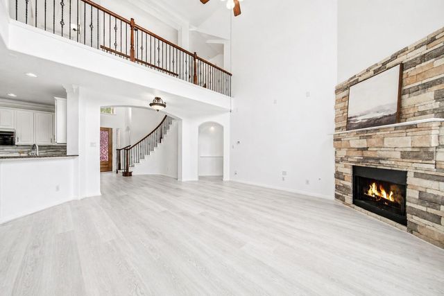 18431 W Laura Shore Drive, Cypress, TX 77433