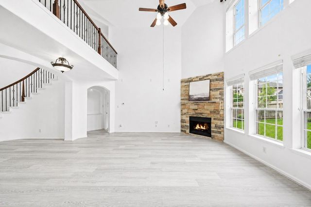 18431 W Laura Shore Drive, Cypress, TX 77433