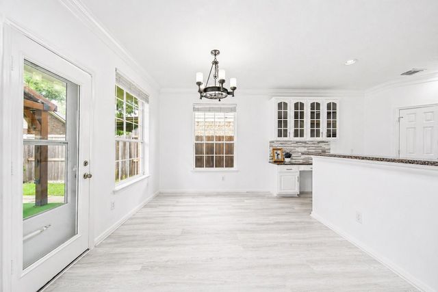 18431 W Laura Shore Drive, Cypress, TX 77433