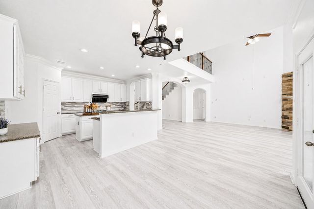 18431 W Laura Shore Drive, Cypress, TX 77433