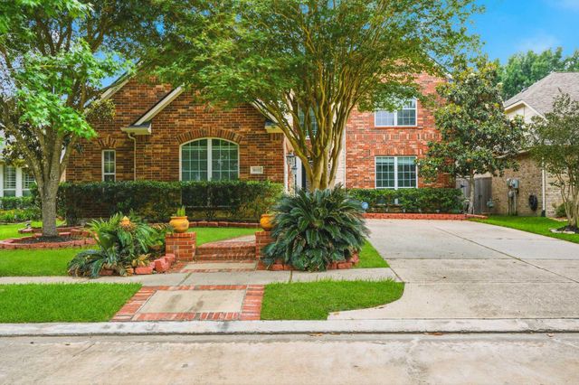 18431 W Laura Shore Drive, Cypress, TX 77433