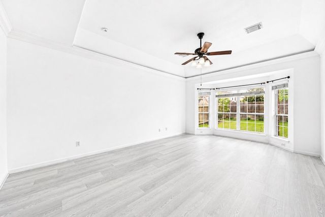 18431 W Laura Shore Drive, Cypress, TX 77433