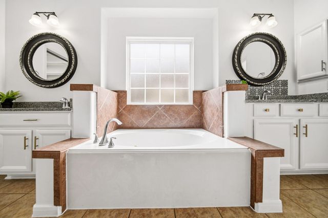 18431 W Laura Shore Drive, Cypress, TX 77433