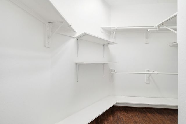 18431 W Laura Shore Drive, Cypress, TX 77433