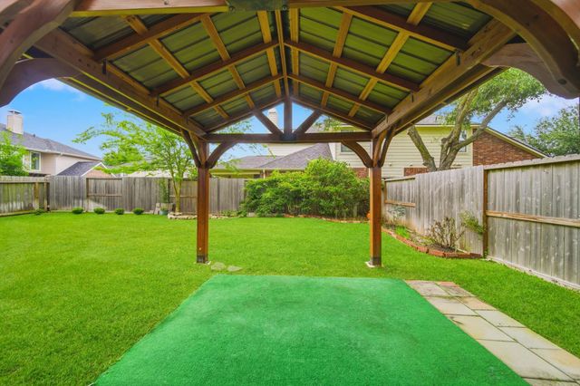 18431 W Laura Shore Drive, Cypress, TX 77433