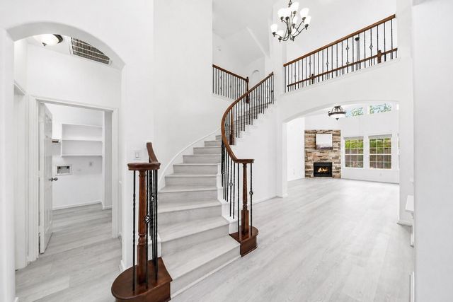 18431 W Laura Shore Drive, Cypress, TX 77433